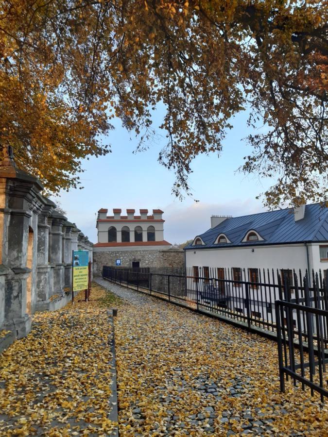 Kamienica Przy Bramie Hotel Опатов Екстериор снимка