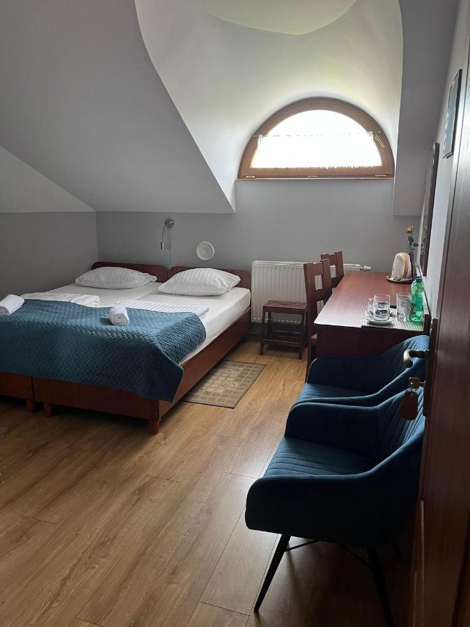 Kamienica Przy Bramie Hotel Опатов Екстериор снимка