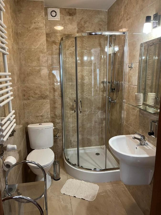 Kamienica Przy Bramie Hotel Опатов Екстериор снимка