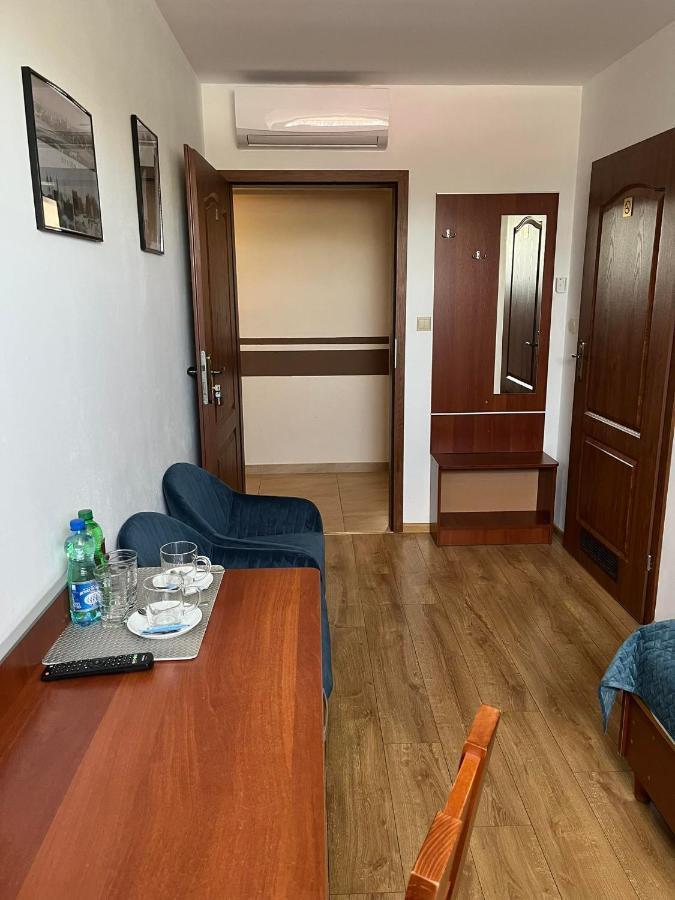Kamienica Przy Bramie Hotel Опатов Екстериор снимка
