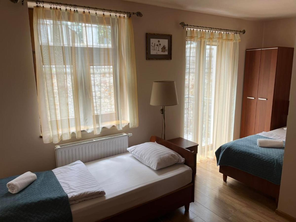 Kamienica Przy Bramie Hotel Опатов Екстериор снимка
