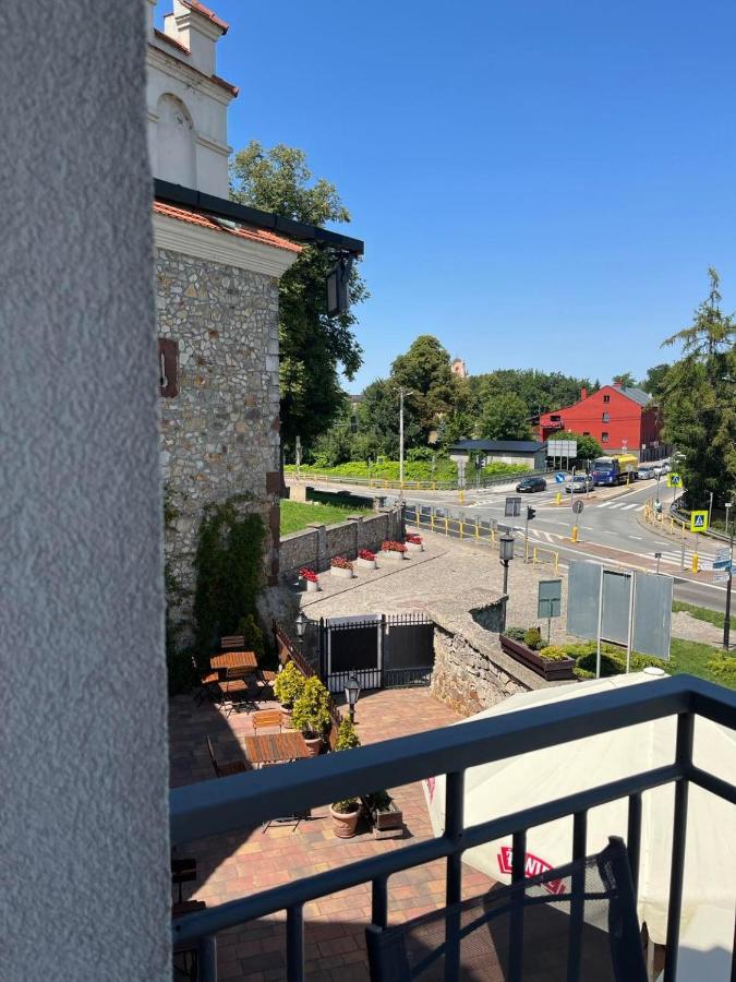 Kamienica Przy Bramie Hotel Опатов Екстериор снимка