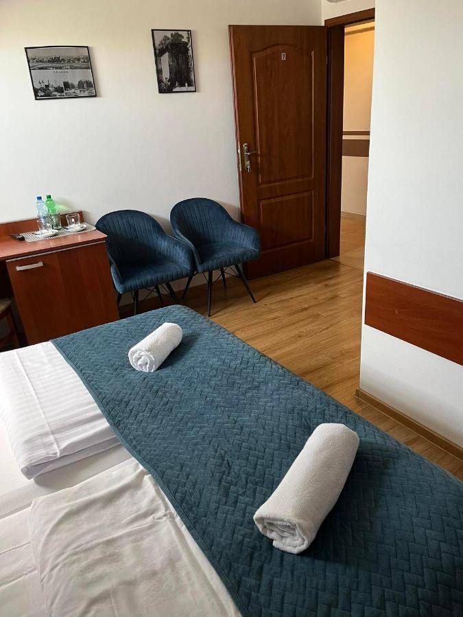 Kamienica Przy Bramie Hotel Опатов Екстериор снимка