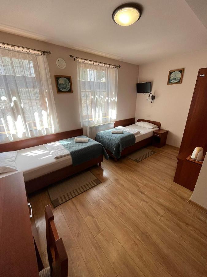 Kamienica Przy Bramie Hotel Опатов Екстериор снимка