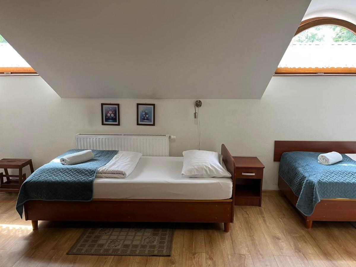 Kamienica Przy Bramie Hotel Опатов Екстериор снимка