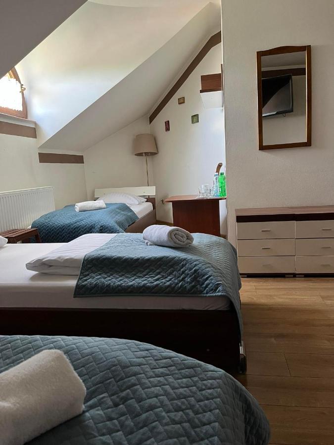 Kamienica Przy Bramie Hotel Опатов Екстериор снимка