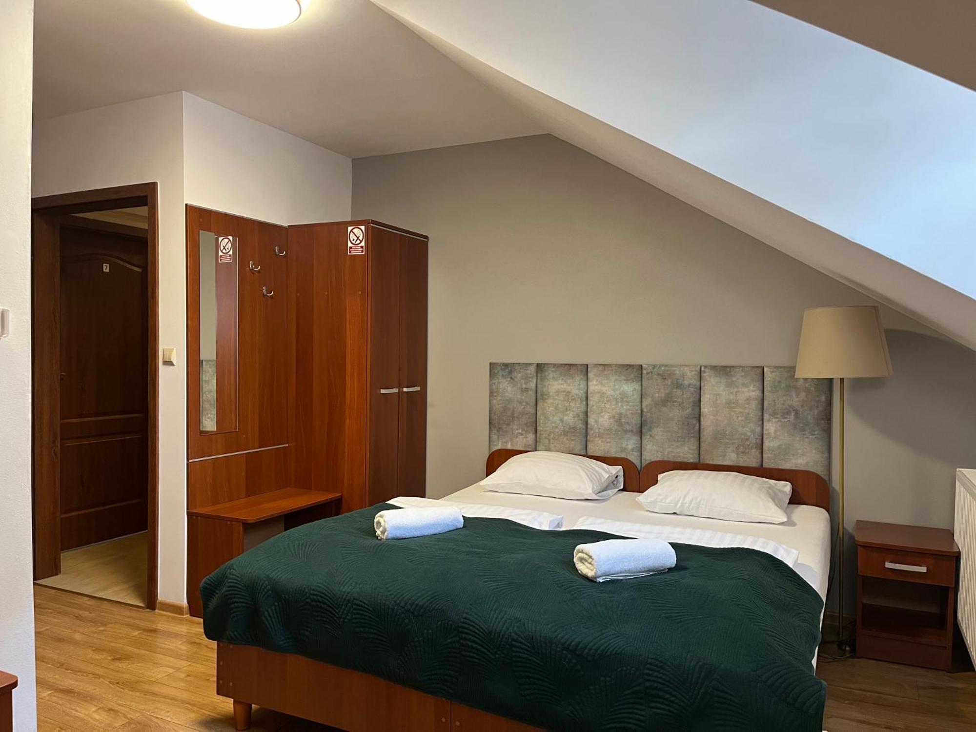 Kamienica Przy Bramie Hotel Опатов Екстериор снимка