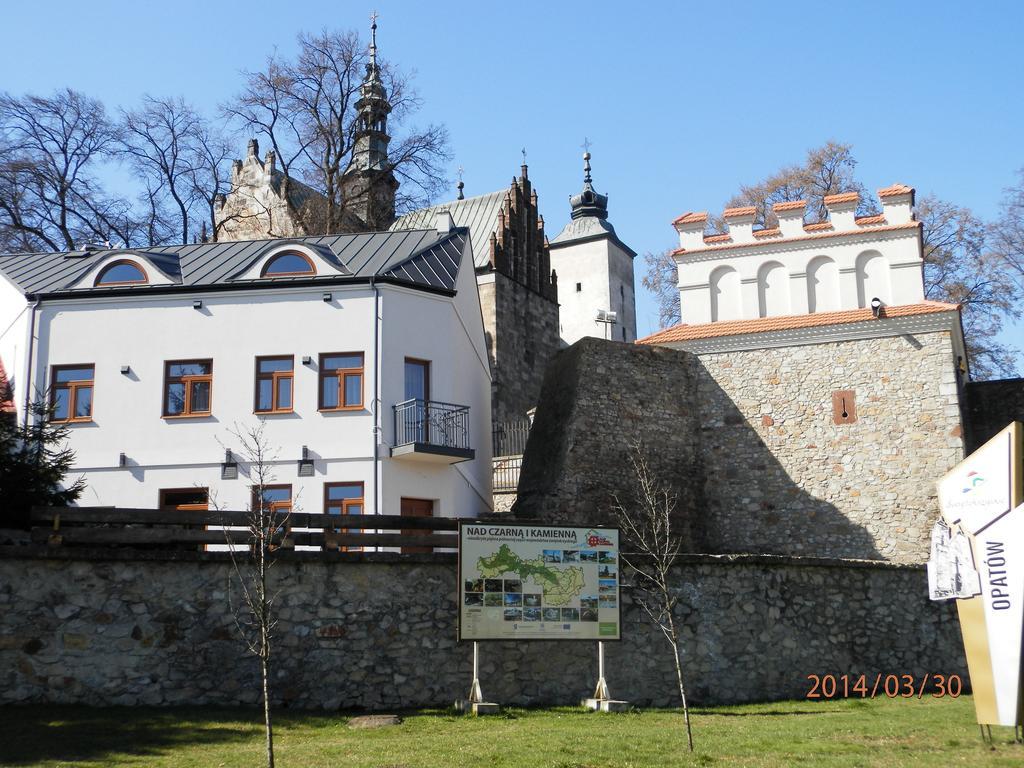 Kamienica Przy Bramie Hotel Опатов Екстериор снимка