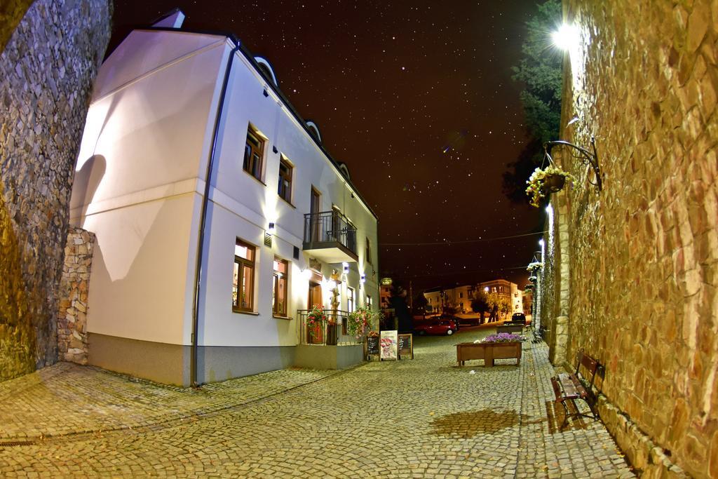 Kamienica Przy Bramie Hotel Опатов Екстериор снимка