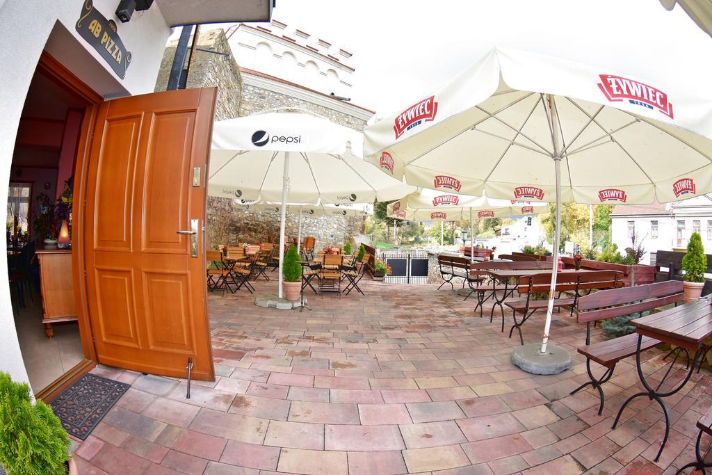 Kamienica Przy Bramie Hotel Опатов Екстериор снимка
