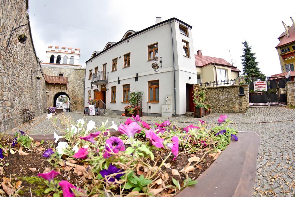 Kamienica Przy Bramie Hotel Опатов Екстериор снимка