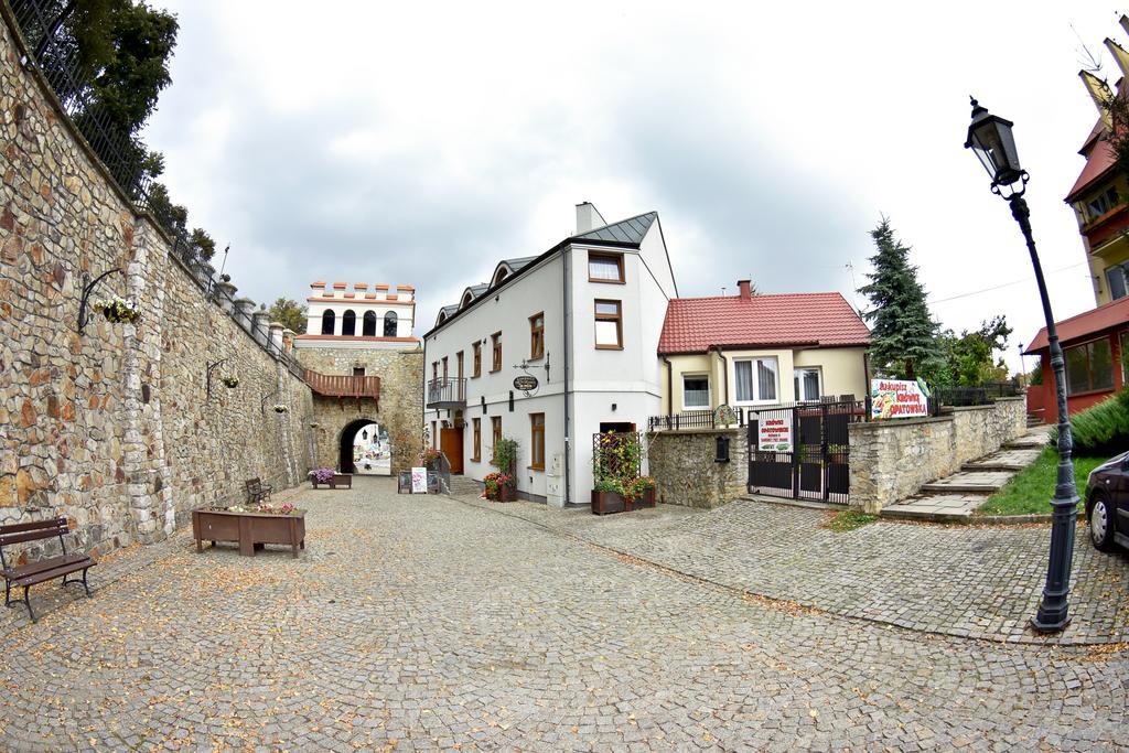 Kamienica Przy Bramie Hotel Опатов Екстериор снимка